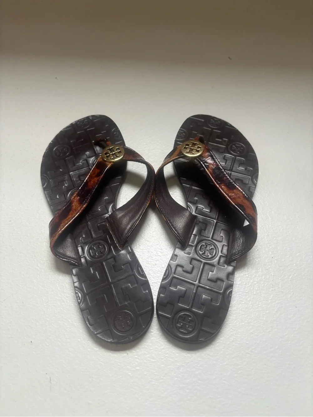 Tory Burch dark brown leather and animal-print flip-flop sandals Gold Logo 6